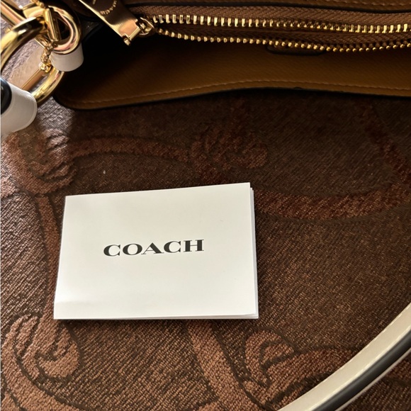 Precious daisy coach tote with matching wallet - Picture 6 of 6